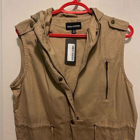 Easy Street Cargo Vest - Picture 3 of 3